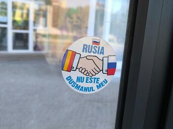 Avertisment: Românii, vulnerabili la mesajele pro-Kremlin. Propaganda se mută din online în stradă
