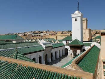 Fatima al-Fihri, femeia vizionară care a fondat prima universitate din lume. Istoria Universității Al-Qarawiyyin. (…)
