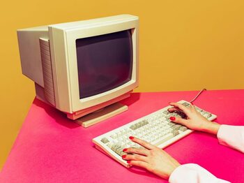Site-urile uitate ale internetului anilor 2000: ce platforme nu mai cunosc tinerii din 2025