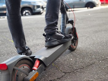 Proiect adoptat! Asigurare RCA obligatorie pentru trotinetele și bicicletele electrice din România