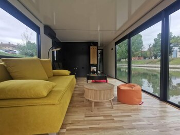 VIDEO A fi sau a nu fi cazare tip Airbnb pe canalul Bega. O familie vrea să aducă la Timișoara modelul olandez al (…)