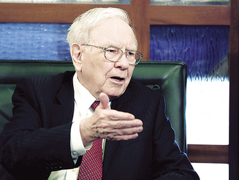 Warren Buffett, 95 de ani, care a creat gigantul Berkshire Hathaway, începe să îşi ia adio de la lumea businessului. (…)