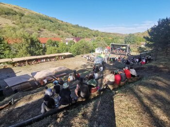 GALERIE FOTO Banatul cehesc, în sărbătoare: sute de turiști din Cehia la Festivalul de la Eibenthal / Muzică, (…)