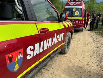 Cadavrul unui bărbat, descoperit în Munții Maramureșului. În zonă au murit mai mulți ucraineni care au trecut granița