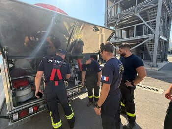 Pompierii români RO GFFF-V încep prima zi operativă în Grecia, alături de colegii francezi