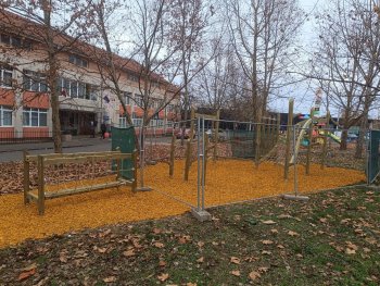 Copiii din Oradea se bucură de un nou loc de joacă verde și sigur datorită implicării cetățenilor