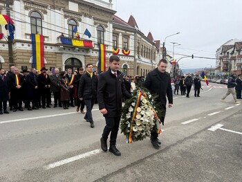 Victor Negrescu: Astăzi, de Sfântul Andrei, ocrotitorul țării noastre, am depus coroane de flori la Alba Iulia și (…)