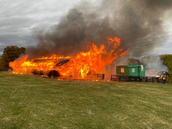 Incendiu la o casă din Baicoi, județul Prahova. O victimă carbonizata a fost identificată