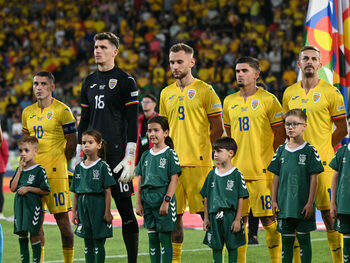 Apariții surpriză la România – Austria. Ce fotbaliști au venit special din Italia și Turcia pentru naționala lui (…)