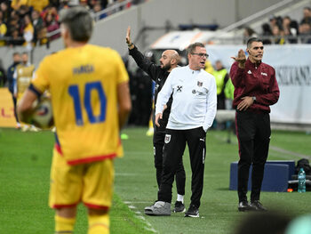 Cum și-a făcut apariția Ralf Rangnick la conferința de presă după România – Austria 1-0. Nu s-a mai văzut așa ceva. (…)