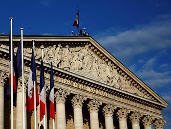 Polemică în Franța după ce şeful Statului Major cere ţării să fie pregătită de sacrificii pentru a descuraja Rusia