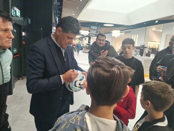 Miodrag Belodedici și Marius Niculae, asaltați de suporteri la Iași. „Belo”, nostalgic după anii de glorie ai (…)