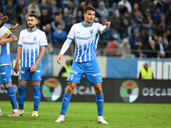 Palestinianul Al Hamlawi, arbitrat de o brigadă din Israel, la meciul Universitatea Craiova – FC Noah, din (…)