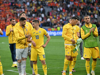 Situația incertă a internaționalului român, care ar fi trebuit să joace în Serie A. S-a trezit scos din lot, dar are (…)