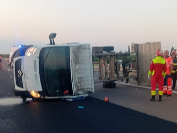 Coliziune MORTALĂ pe A1 București-Pitești. Șoferul unei autoutilitare a murit după ce mașina s-a izbit de glisieră (…)