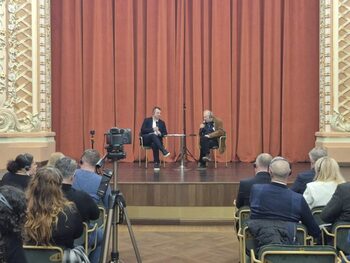 Disidentul polonez Adam Michnik, la Constanța: „Asta e șansa noastră, a României și Poloniei, că suntem membri UE și (…)
