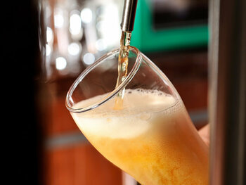 Ţara nevoită să renunţe la interzicerea alcoolului după-amiaza, după doar câteva zile