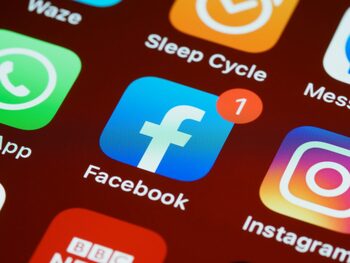 Un bărbat din Texas pledează vinovat după ce l-a ameninţat pe Facebook pe Donald Trump