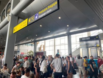 CNAB: Car flows in front of Otopeni Airport, temporarily reconfigured due to works at future subway station