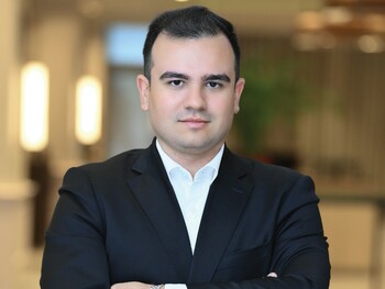 De la 12 ani ştia că va conduce un imperiu hotelier, iar astăzi, la 26, chiar face acest lucru. Cum şi-a propus (…)