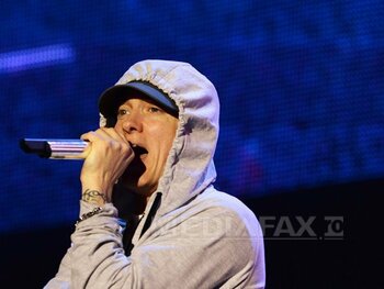 Eminem dă în judecată o firmă australiană numită Swim Shady pentru încălcarea mărcii „Slim Shady”