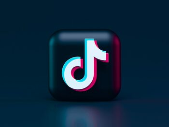 Trump semnează un decret privind trecerea TikTok sub controlul unor investitori americani