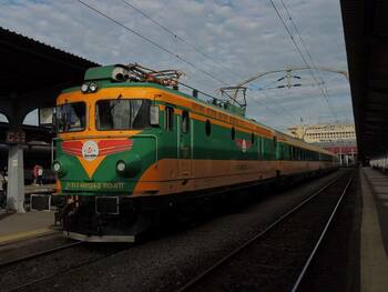 Incident grav pe ruta București–Brașov: tren privat Astra Trans Carpatic, cuprins de flăcări