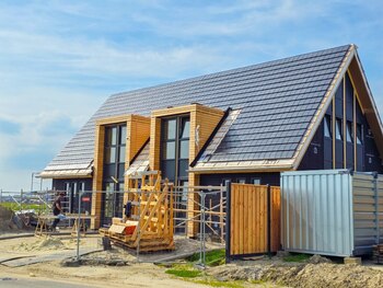 Cum să construiești o casă cât mai ieftin. Cele mai importante sfaturi oferite de specialiștii în construcții