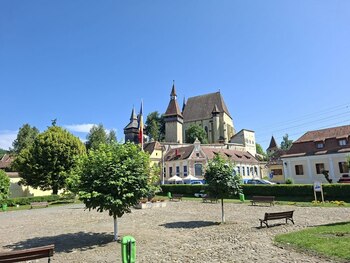 Perla gotică din inima Transilvaniei de văzut măcar o dată în viață. Se află în patrimoniul UNESCO și ascunde comori (…)