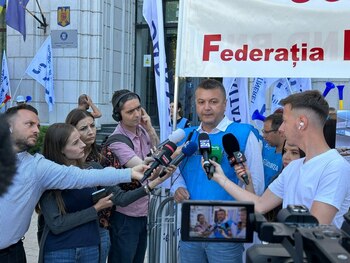 Protest în fața Ministerului Finanțelor. Sindicaliștii cer garanții că nu vor fi oameni dați afară de la ANAF
