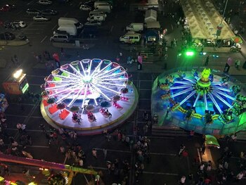 Cumnatul şi nepoata preşedintelui Nicuşor Dan, la târgul tradiţional de la Vaslui. „Mi-am adus aminte de copilărie (…)