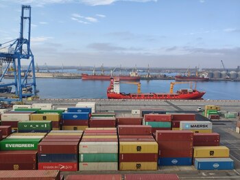 Beijingul se prezintă drept noul garant al comerțului global. China își exportă nu doar bunurile, ci și deflația
