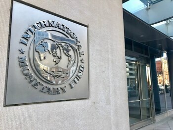 FMI a revizuit în scădere estimările privind creșterea economică a României în acest an