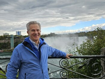 Doru Octavian Dumitru, internat în stare gravă. Medicii dau detalii despre starea de sănătate a artistului