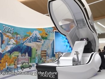 Mașina de spălat oameni prezentată la Expoziția de la Osaka, disponibilă acum la vânzare. Cât costă
