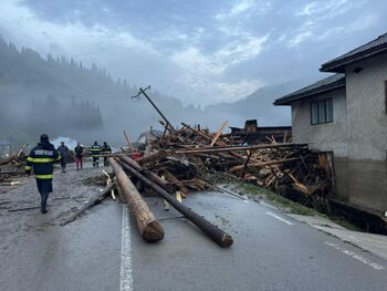 Prefectul de Suceava a răbufnit! Guvernul lasă mii de sinistrați fără bani pentru reconstrucție, în ciuda (…)