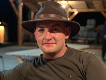 Ionuț este tânărul de 26 de ani care a murit după ce tractorul s-a răsturnat peste el! Apropiații lui sunt dărâmați (…)