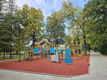 Râmnicu Vâlcea: Locul de joacă de pe bulevardul Dem Rădulescu, modernizat după 7 ani