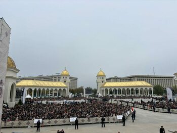 Cât este timpul de așteptare sâmbătă seară pentru accesul în Catedrala Mântuirii Neamului. Aproape 200.000 de (…)