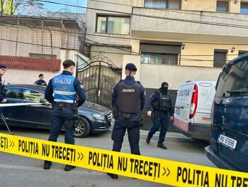 Şapte arestaţi, în dosarul de fraude bancare cu prejudiciu de 3,5 milioane de lei / La percheziţii, poliţiştii au (…)