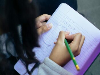 Peste 100.000 de elevi din județul Timiș încep noul an şcolar fără festivităţile de deschidere / Dascălii (…)