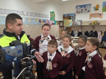 Polițiștii desfășoară activități educative în școlile din județul Ialomița