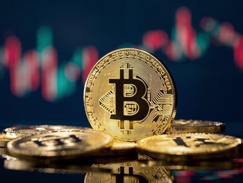 Euforie în lumea cripto: Preţul Bitcoin la un nou maxim istoric. Cea mai populară monedă digitală din lume a depăşit (…)