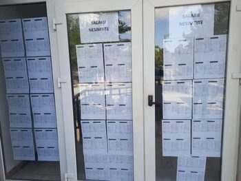 Public finance, tax employees threaten general strike
