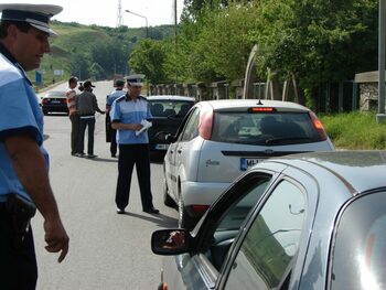 Șoferi amendați și permise reținute în urma controalelor poliției mehedințene