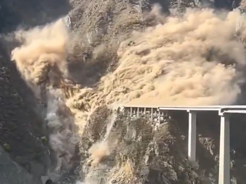 Imagini șoc din China: un pod de aproape 800 de metri s-a prăbușit, la câteva luni după inaugurare