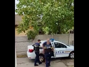 (VIDEO) Dolj: Tânăr reținut după ce ar fi agresat un bărbat într-un bar