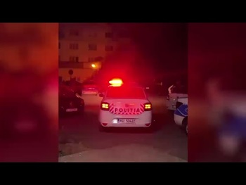 (VIDEO) Trei craioveni reținuți după ce au agresat un agent de pază într-o sală de jocuri