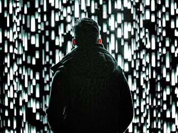 Cum arată inovaţia în securitate cibernetică atunci când AI-ul se luptă cu AI-ul?