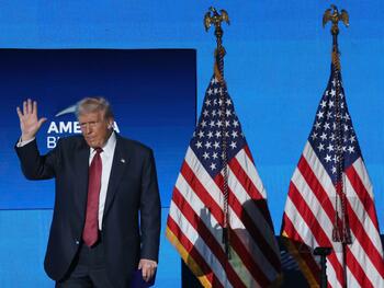 Trump, învins la alegerile locale pentru că nu şi-a respectat promisiunea să crească nivelul de trai. Analiză